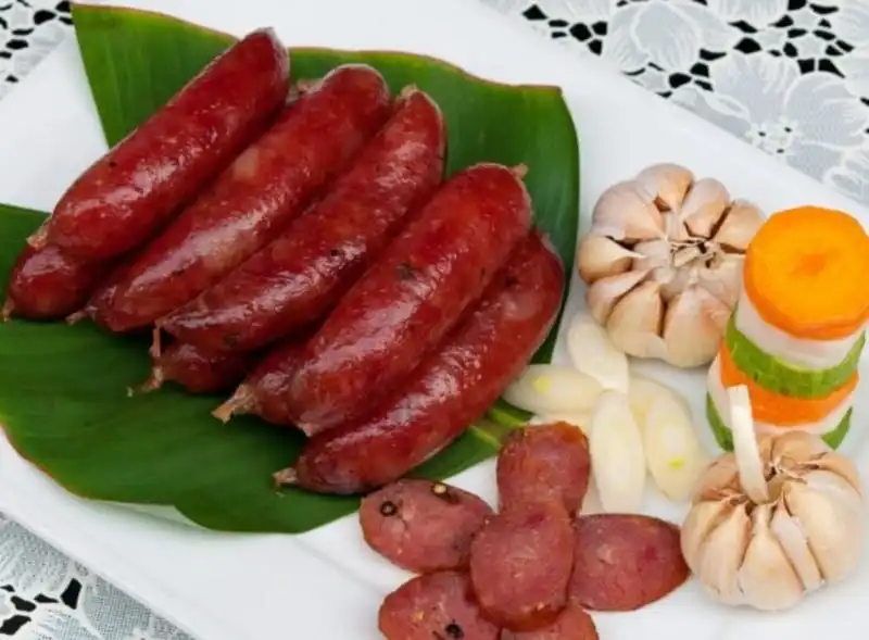 Tạp chí du lịch Wanderlust Tips | Khám phá sự khác biệt của món xúc xích ở các nước trên thế giới