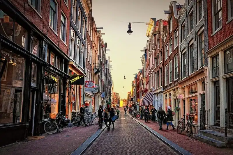 Tạp chí du lịch Wanderlust Tips | Lạc lối trong 6 phố mua sắm đẹp nhất châu Âu