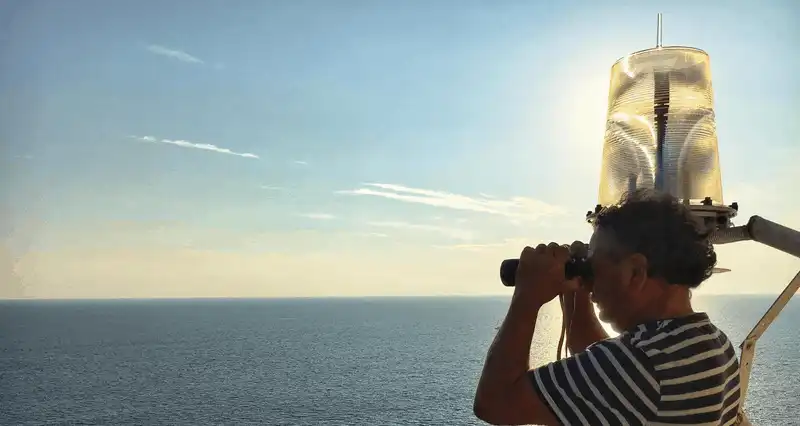 Tạp chí du lịch Wanderlust Tips Người canh giữ cuối cùng của ngọn hải đăng Punta Carena nước Ý