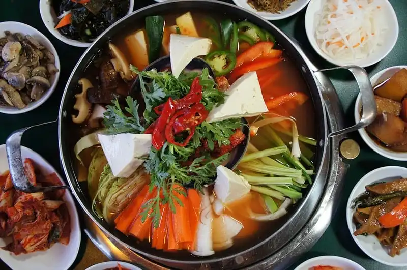 Tạp chí du lịch Wanderlust Tips | Những món ngon mê hoặc du khách ở thành phố biển Busan - Hàn Quốc