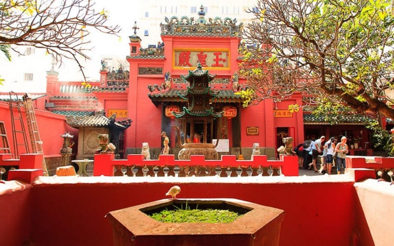 Tạp chí du lịch Wanderlust Tips | Những ngôi chùa cầu duyên nổi tiếng "xóa ế thành công" ở Sài Gòn