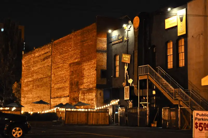 Tạp chí du lịch Wanderlust Tips Những quán bar có lịch sử rùng rợn nhưng vẫn hút khách ở Mỹ