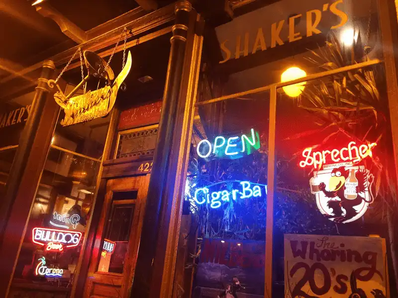 Tạp chí du lịch Wanderlust Tips Những quán bar có lịch sử rùng rợn nhưng vẫn hút khách ở Mỹ