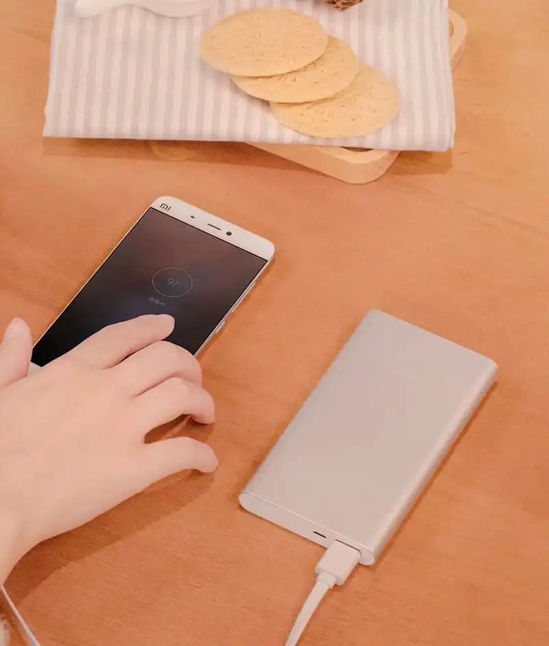 Tạp chí du lịch Wanderlust Tips | Những thiết bị công nghệ nhất định không thể thiếu khi đi du lịch