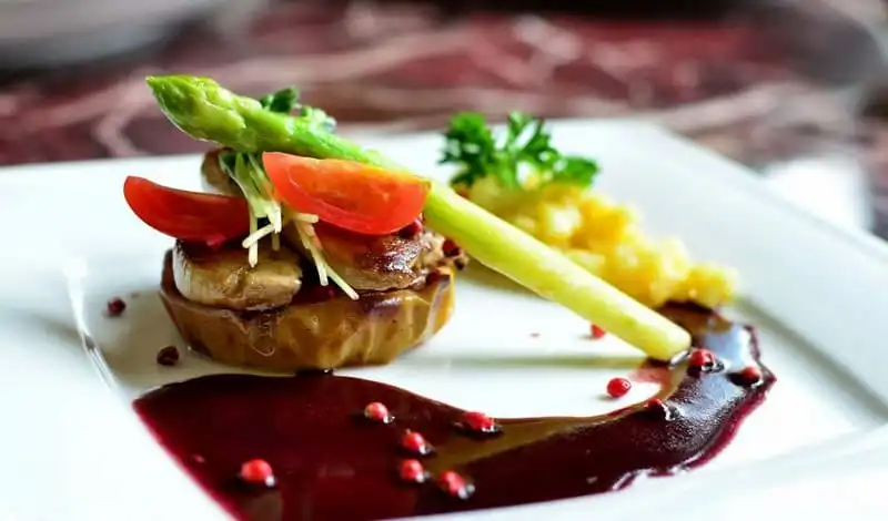 Tạp chí du lịch Wanderlust Tips | Sự thật đằng sau món gan ngỗng béo trứ danh nước Pháp