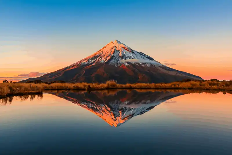 Tạp chí du lịch Wanderlust Tips Taranaki, ngọn núi được trao quyền công dân ở New Zealand