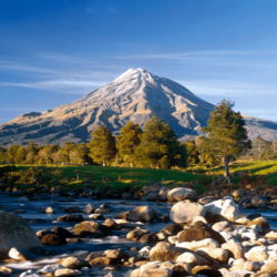 Wanderlust Tips taranaki ngon nui duoc trao quyen cong dan o new zealand 2