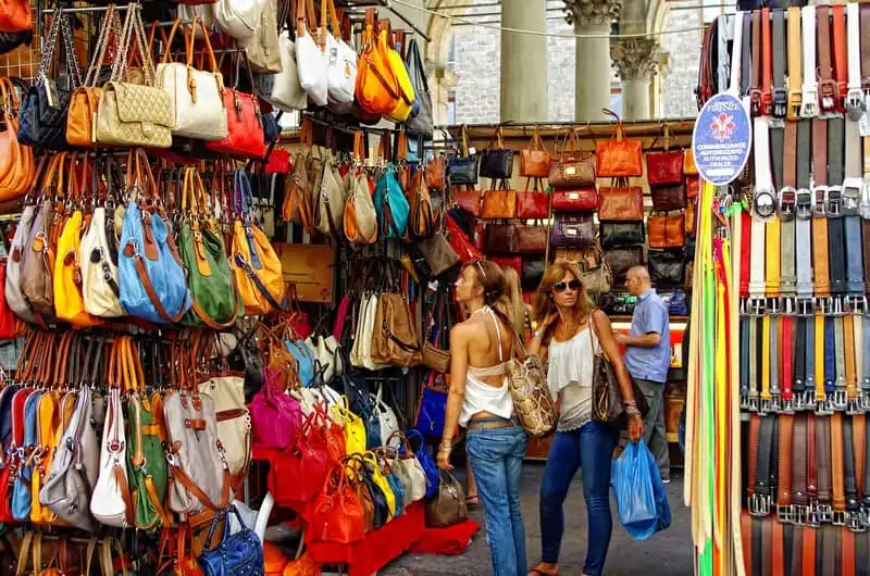 Tạp chí du lịch Wanderlust Tips | Tiết lộ những món quà lưu niệm nên mua khi đi du lịch Ý