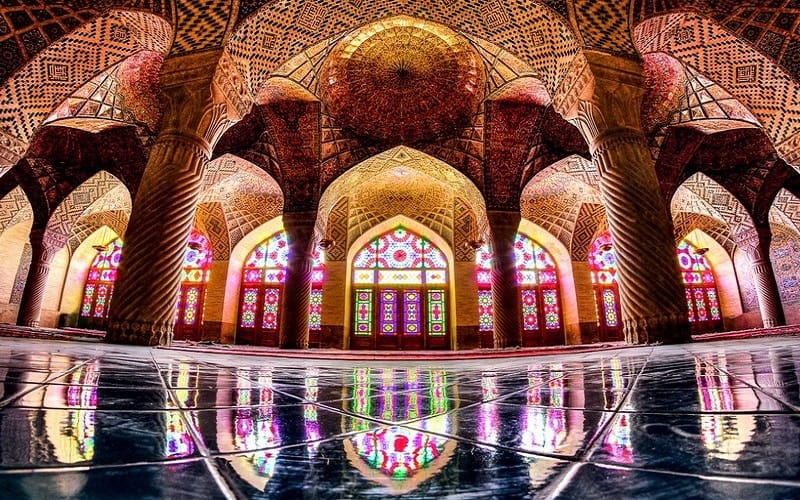 Tạp chí du lịch Wanderlust Tips | Vẻ đẹp lung linh của nhà thờ Hồi giáo đẹp nhất thế giới