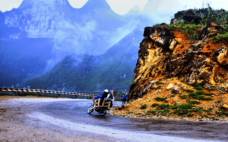 Wanderlust Tips da lat thi diem su dung xe chay bang nang luong dien cho khach tham quan du lich 8