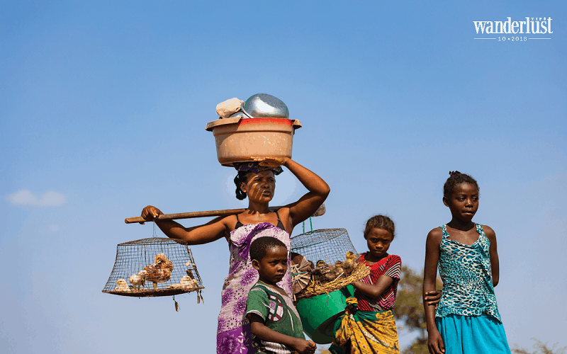 Ở Burundi người ta đội mọi thứ lên đầu 5 Wanderlust Tips o burundi nguoi ta doi moi thu len dau 26