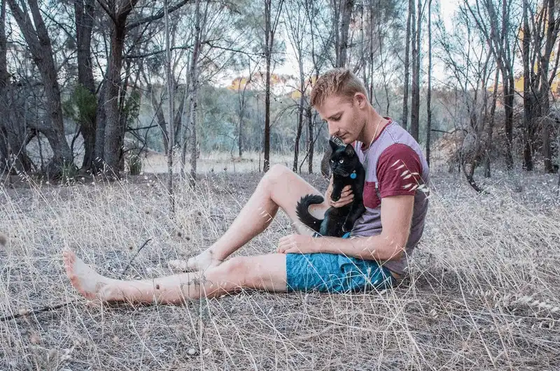 Anh chàng độc thân đi du lịch khắp nước Úc cùng cô mèo cưng 13 Tạp chí du lịch Wanderlust Tips Anh chàng độc thân đi du lịch khắp nước ÚC cùng cô mèo cưng