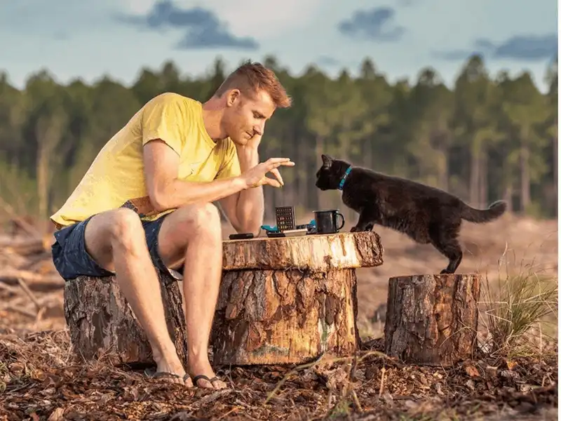 Anh chàng độc thân đi du lịch khắp nước Úc cùng cô mèo cưng 5 Tạp chí du lịch Wanderlust Tips Anh chàng độc thân đi du lịch khắp nước ÚC cùng cô mèo cưng