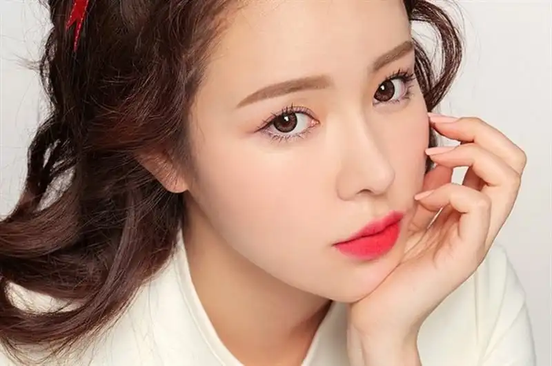 Tạp chí du lịch Wanderlust Tips | Bật mí mẹo để trang điểm "chuẩn không cần chỉnh" khi đi du lịch