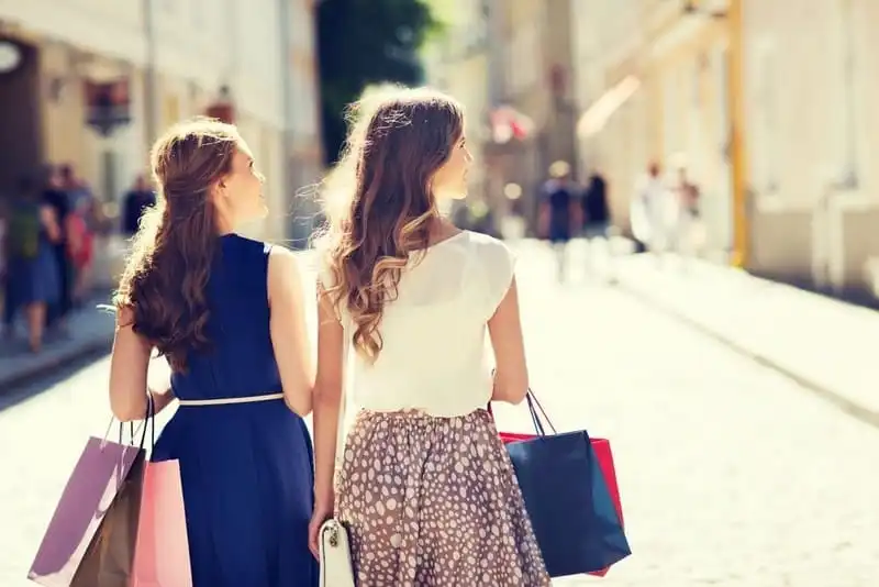 Bí kíp hữu ích cho chuyến du lịch bụi trọn vẹn 9 Tạp chí Du lịch Wanderlust Tips | Bí kíp hữu ích dành cho chuyến du lịch bụi trọn vẹn