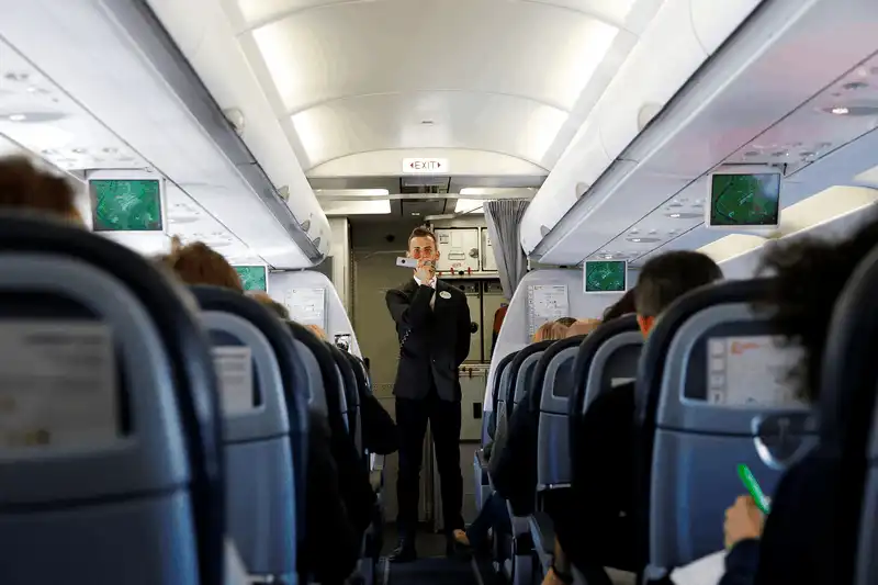 Tạp chí du lịch Wanderlust Tips Các mức phạt hành khách phải chịu khi tấn công tiếp viên hàng không