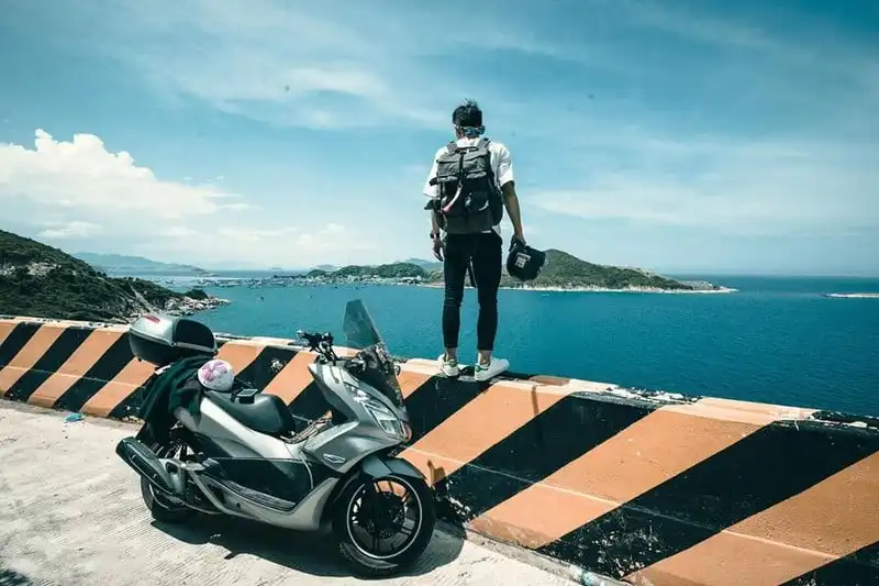 Tạp chí Du lịch Wanderlust Tips | Chàng trai 9X ghi dấu kỷ niệm trên chuyến đi thanh xuân