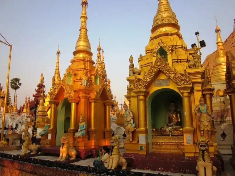 Tạp chí du lịch Wanderlust Tips | Chiêm ngưỡng ngôi chùa xa xỉ nhất thế giới ở Myanmar