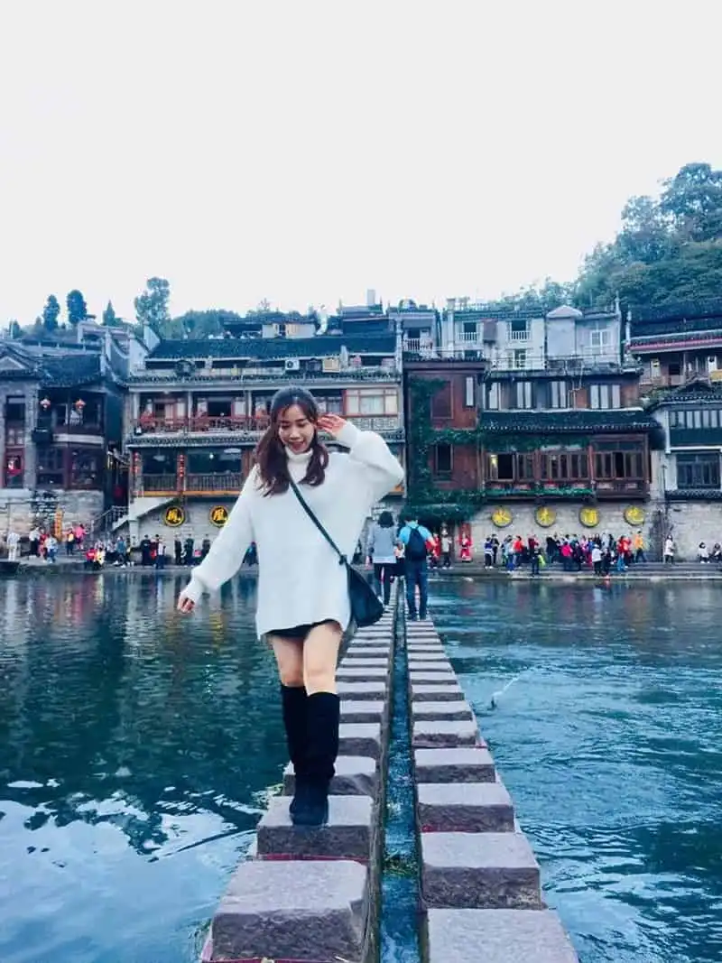 Cô gái Sài thành chạm vào giấc mơ mang tên Phượng Hoàng cổ trấn 10 Tạp chí Du lịch Wanderlust Tips | Cô gái Sài thành chạm vào giấc mơ mang tên Phượng Hoàng cổ trấn