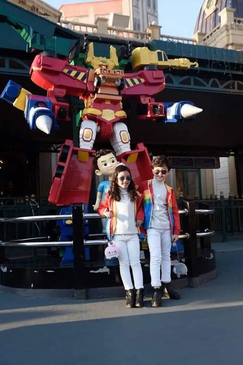 Tạp chí du lịch Wanderlust Tips | Đôi bạn thân nhí Hà thành hào hứng khi du lịch đến xứ sở kim chi 