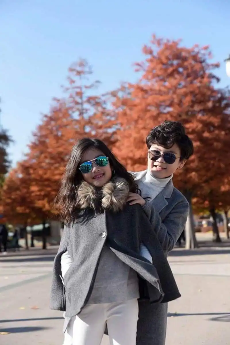 Tạp chí du lịch Wanderlust Tips | Đôi bạn thân nhí Hà thành hào hứng khi du lịch đến xứ sở kim chi 