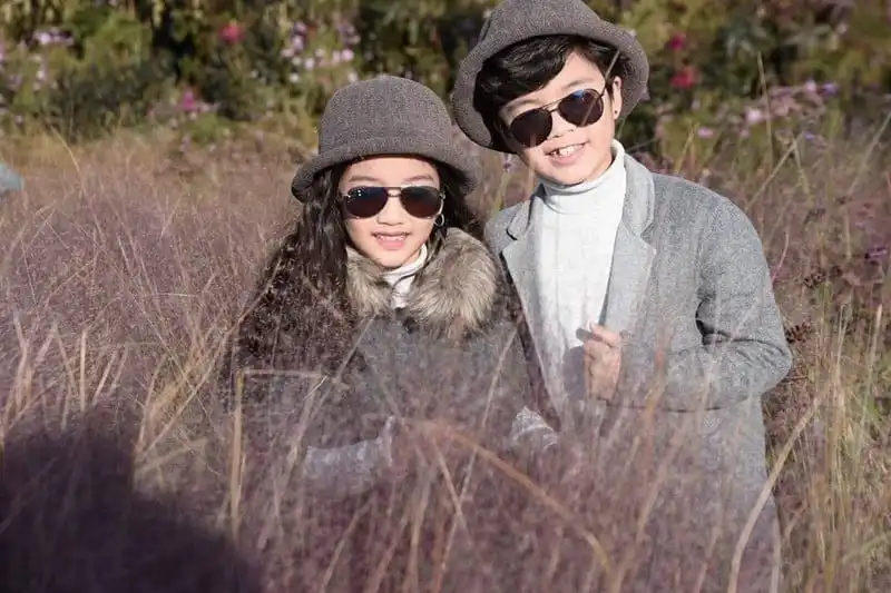 Tạp chí du lịch Wanderlust Tips | Đôi bạn thân nhí Hà thành hào hứng khi du lịch đến xứ sở kim chi 