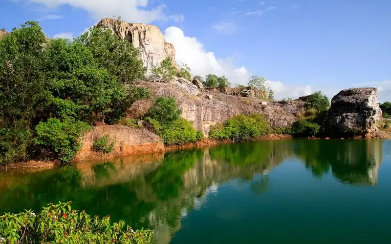 Du lịch miền Tây nhớ ghé "Tuyệt Tình Cốc" nước xanh như ngọc 6 Tạp chí du lịch Wanderlust Tips | Du lịch miền Tây ghé thăm "Tuyệt Tình Cốc" nước xanh như ngọc