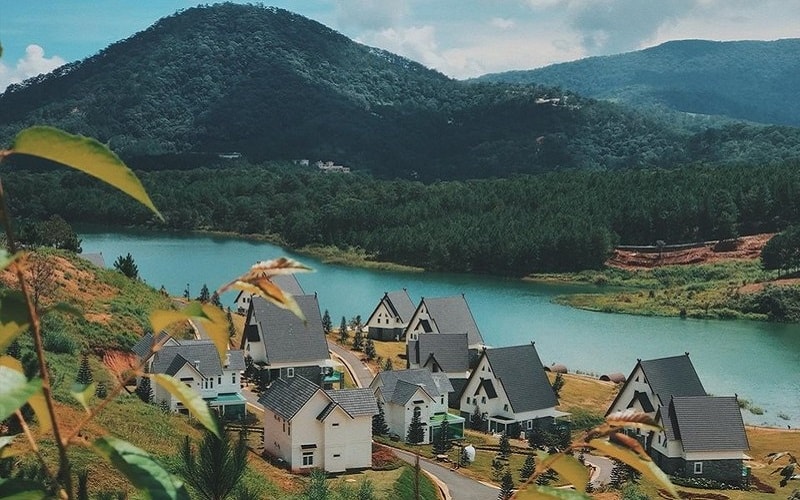 Tạp chí du lịch Wanderlust Tips | Ghé thăm ngôi làng châu Âu thu nhỏ giữa lòng Đà Lạt
