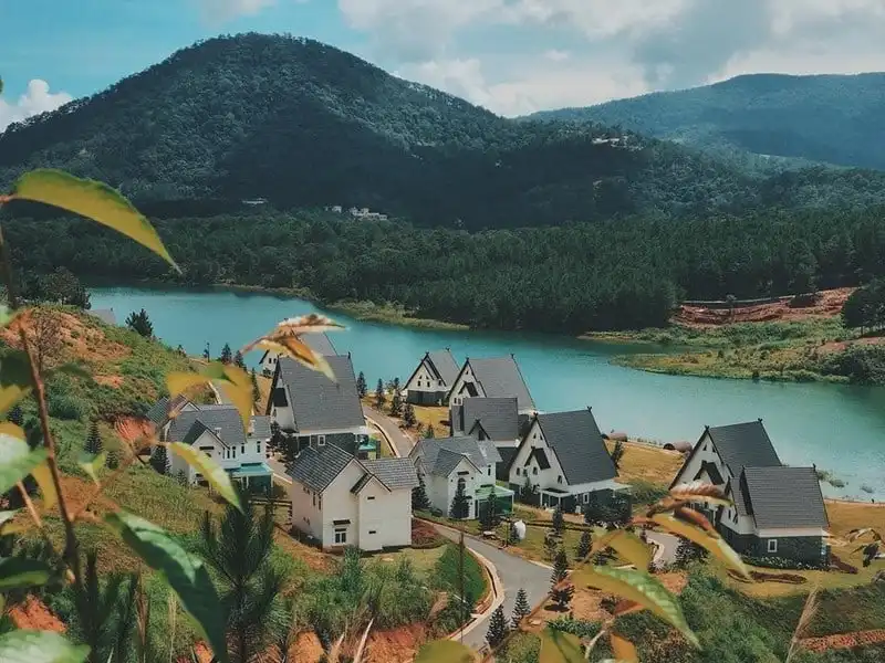 Tạp chí du lịch Wanderlust Tips | Ghé thăm ngôi làng châu Âu thu nhỏ giữa lòng Đà Lạt