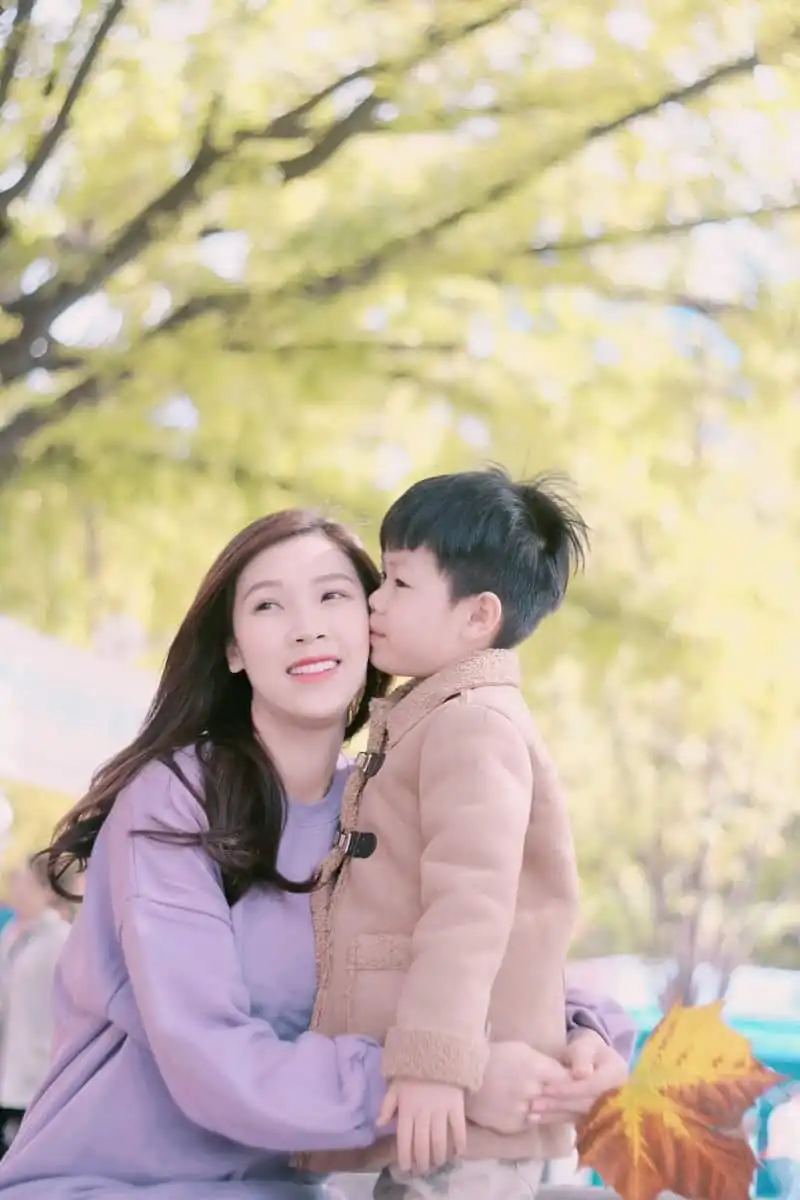 Tạp chí Du lịch Wanderlust Tips | Hoa hậu Phí Thùy Linh du lịch Hàn Quốc cùng con trai đầu lòng