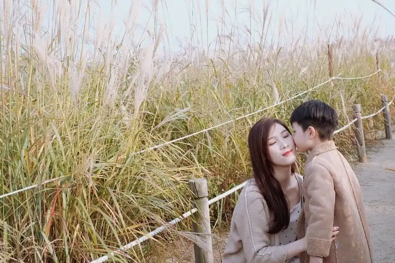 Tạp chí Du lịch Wanderlust Tips | Hoa hậu Phí Thùy Linh du lịch Hàn Quốc cùng con trai đầu lòng