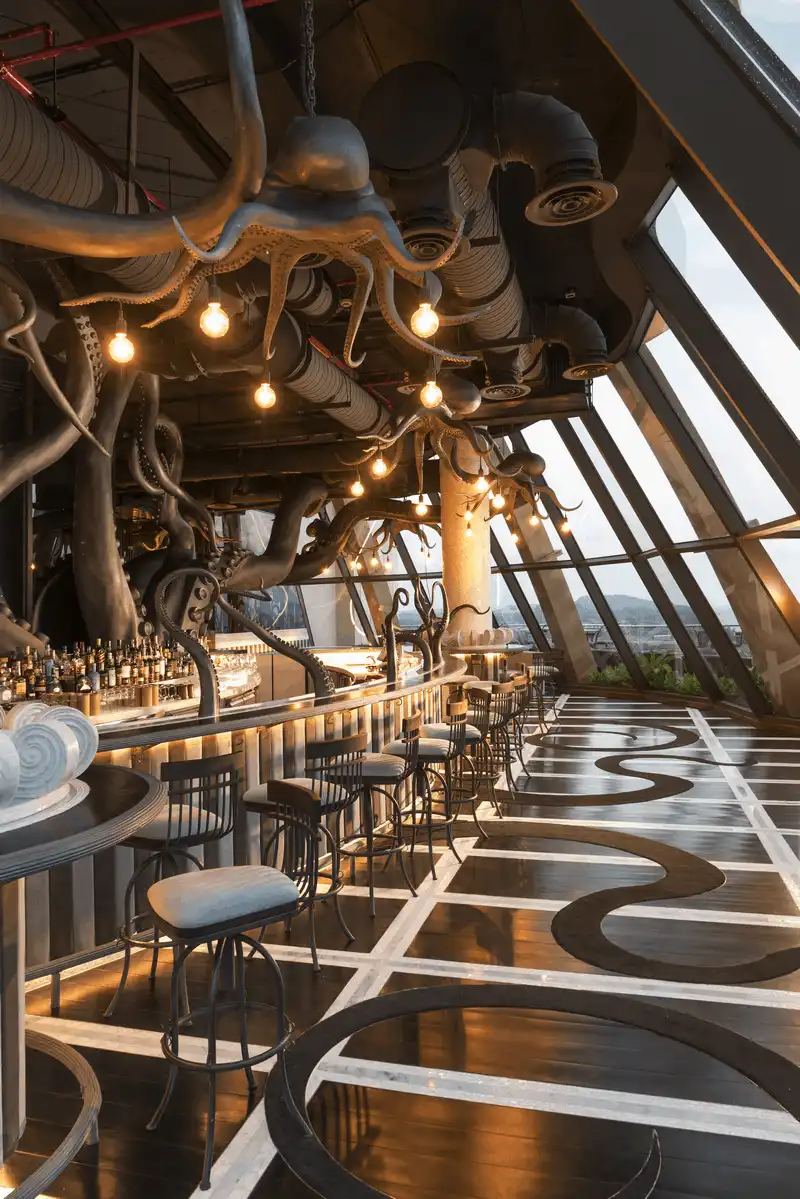 Tạp chí du lịch Wanderlust Tips INK 360, quán bar cao nhất Phú Quốc mang dấu ấn huyền thoại biển