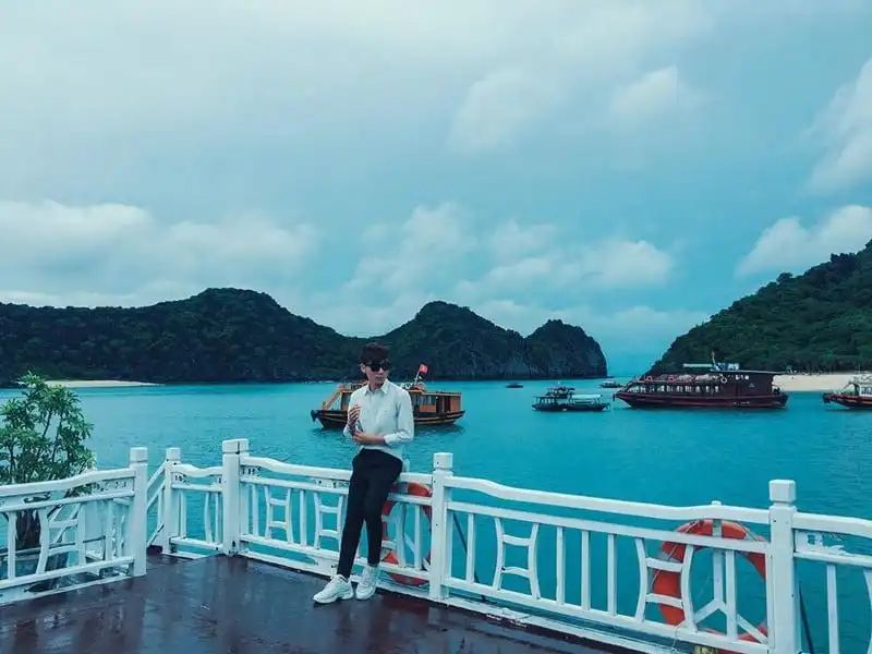 Tạp chí du lịch Wanderlust Tips | Kể chuyện chàng ca sĩ trẻ ru an yên qua những chuyến đi