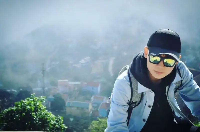 Tạp chí du lịch Wanderlust Tips | Kể chuyện chàng ca sĩ trẻ ru an yên qua những chuyến đi