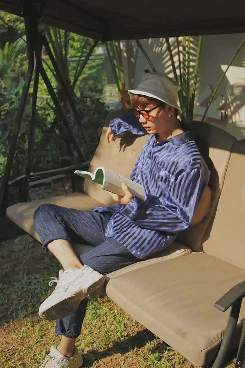 Tạp chí du lịch Wanderlust Tips | Kể chuyện chàng ca sĩ trẻ ru an yên qua những chuyến đi