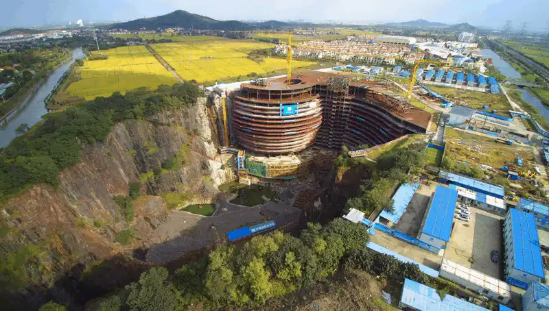 Tạp chí du lịch Wanderlust Tips InterContinental Shanghai, khách sạn ngầm đầu tiên ở Trung Quốc