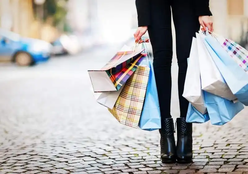 Tạp chí Du lịch Wanderlust Tips | "Nằm lòng" kinh nghiệm mua sắm khi du lịch nước ngoài