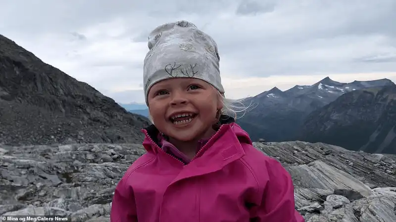 Tạp chí du lịch Wanderlust Tips Cha cùng con gái 3 tuổi khám phá Na Uy trong thời gian anh thất nghiệp