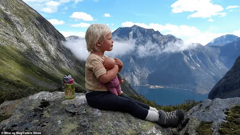 Tạp chí du lịch Wanderlust Tips Cha cùng con gái 3 tuổi khám phá Na Uy trong thời gian anh thất nghiệp