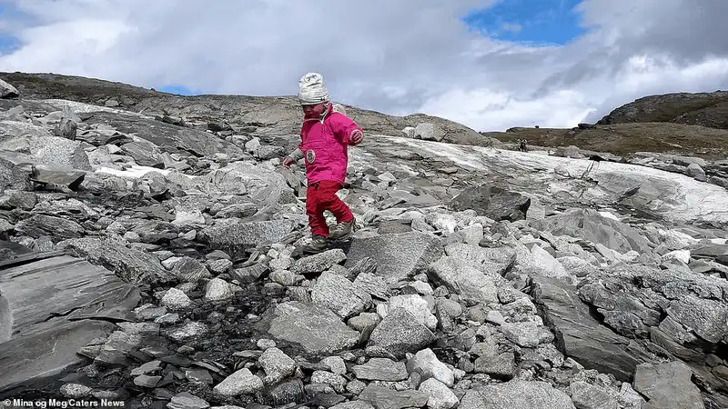 Tạp chí du lịch Wanderlust Tips Cha cùng con gái 3 tuổi khám phá Na Uy trong thời gian anh thất nghiệp