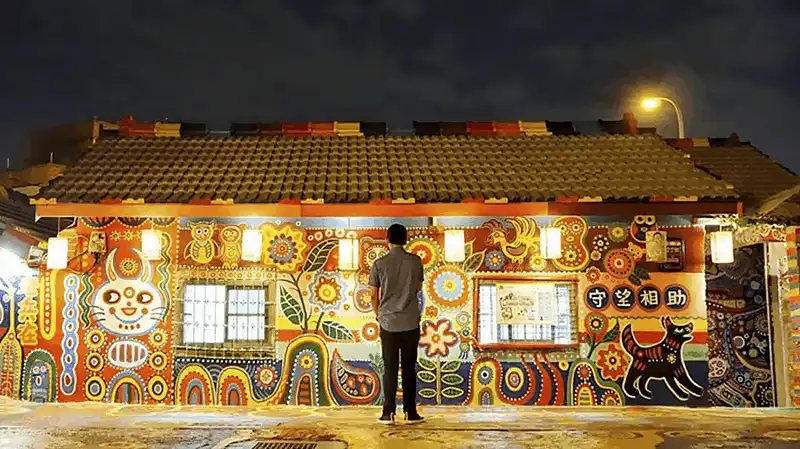 Tạp chí du lịch Wanderlust Tips Người họa sĩ già làm sống dậy cả một ngôi làng ở Đài Loan