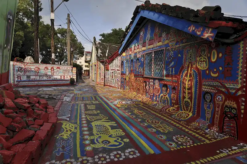 Tạp chí du lịch Wanderlust Tips Người họa sĩ già làm sống dậy cả một ngôi làng ở Đài Loan