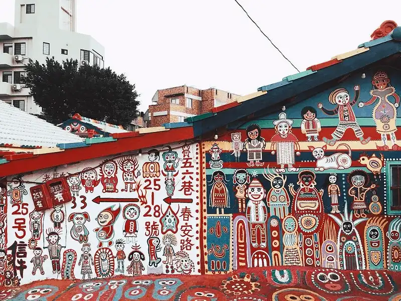 Tạp chí du lịch Wanderlust Tips Người họa sĩ già làm sống dậy cả một ngôi làng ở Đài Loan