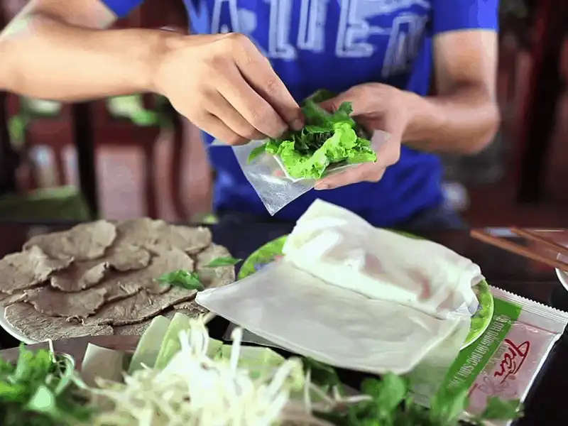 Wanderlust Tips say long am thuc da nang hoi an 1