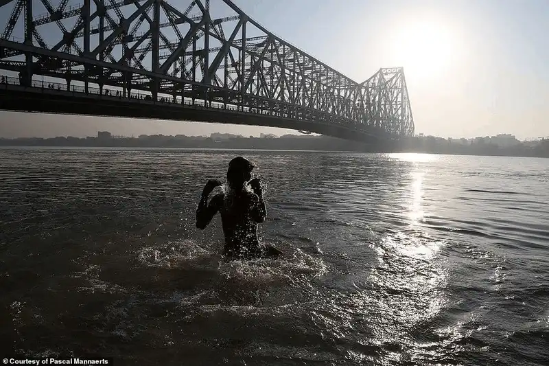 Tạp chí du lịch Wanderlust Tips Sự khác nhau giữa thời khắc buổi sáng ở các nơi trên thế giới