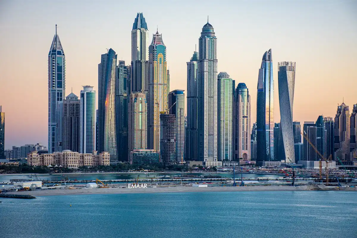 khach-san-xoay-Dynamic-Tower-Dubai