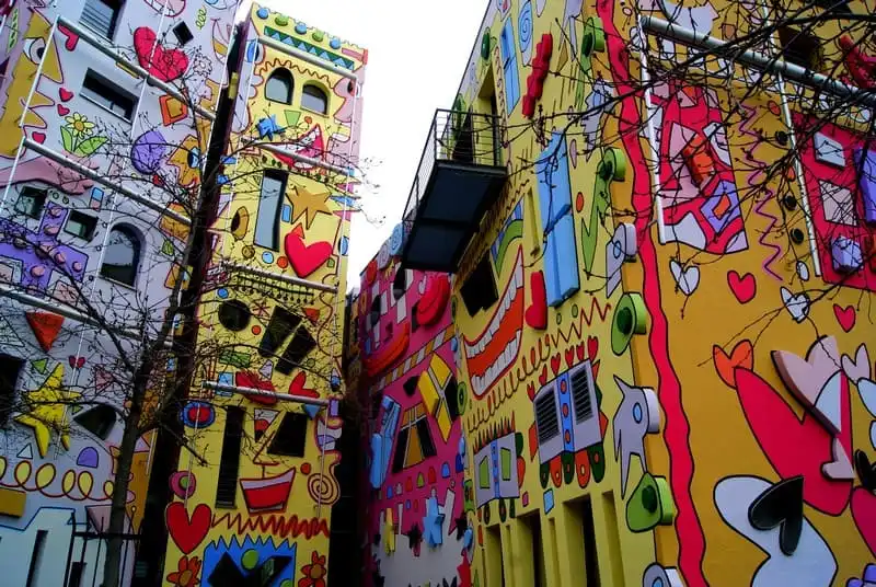 Tạp chí Wanderlust Tips 20 điểm đến đầy màu sắc ở châu Âu