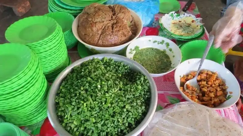 Tạp chí Wanderlust Tips Bánh ép - thức quà vặt của bạn trẻ cố đô