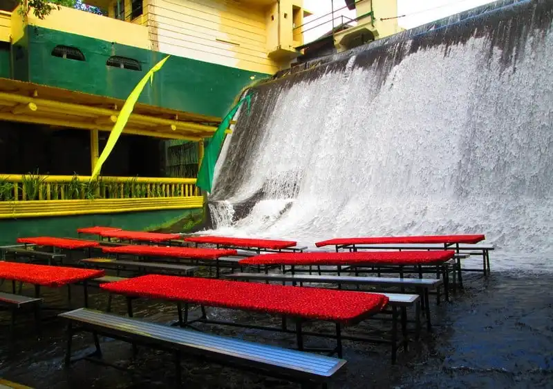 Độc đáo nhà hàng thác nước ở Philippines 6 Tạp chí Wanderlust Tips Độc đáo nhà hàng thác nước ở Philippines