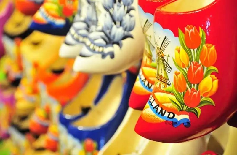 Chuyện về những chiếc giày gỗ, niềm tự hào của văn hóa Hà Lan 10 Tạp chí Wanderlust Tips Chuyện về những chiếc giày gỗ, niềm tự hào của văn hóa Hà Lan